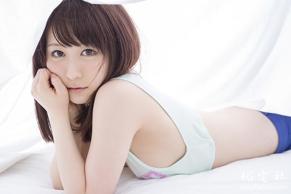 瑜伽飞鸟式主要是对下列哪个部位进行塑形?，飞鸟式标准动作瑜伽