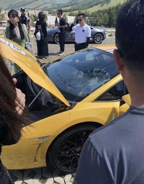 开心一刻正能量笑话对人有启发的，挡风玻璃油膜清除的最佳方法